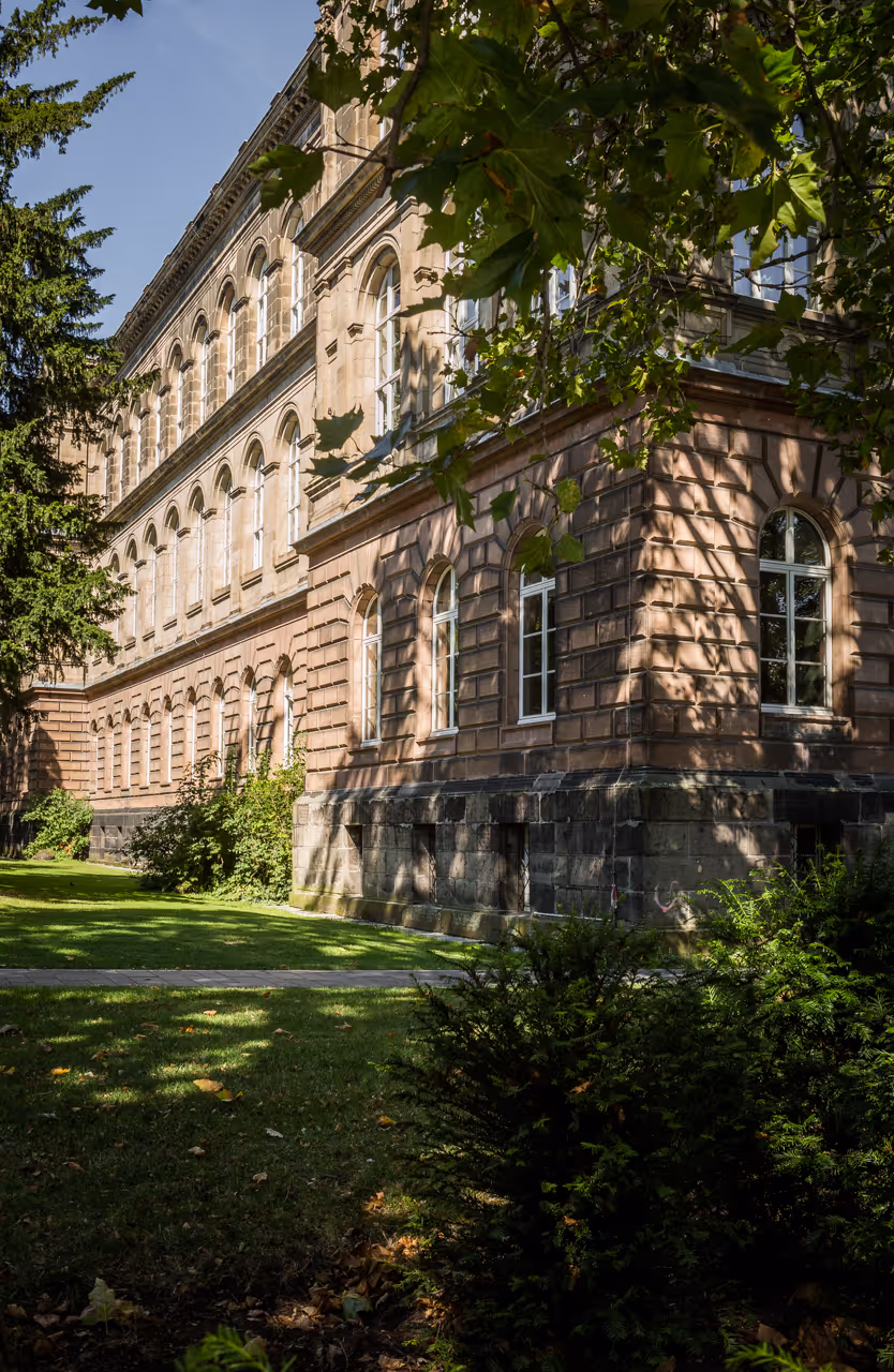 Hauptgebäude der RWTH in Aachen 